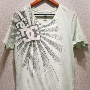 DC Vintage Skate V-Neck T-Shirt, Medium, Light Green